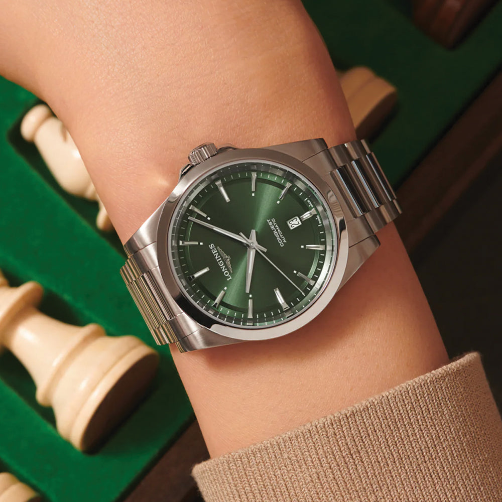 longines Conquest 41mm – Sonnenschliff Grün am Armband