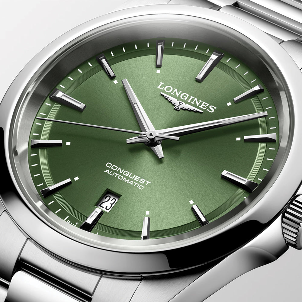 longines Conquest 41mm – Sonnenschliff Grün am Armband