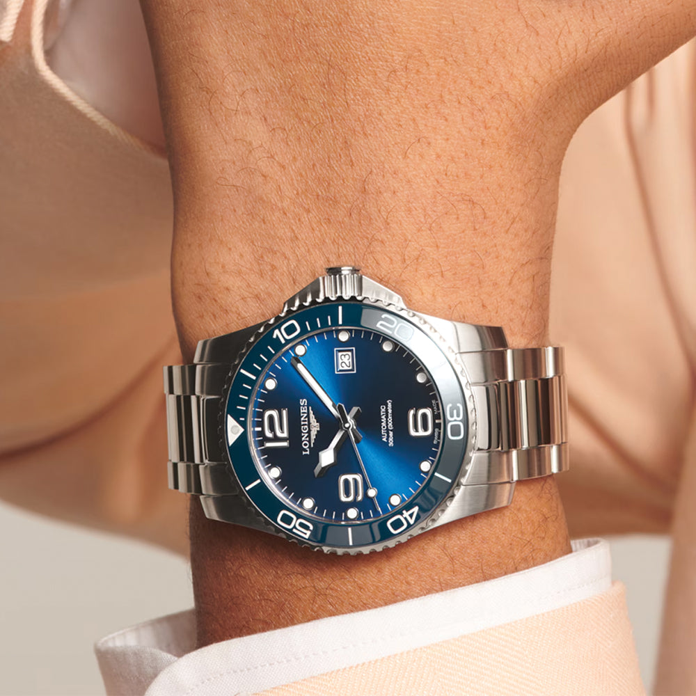 Longines HydroConquest 41mm – Sonnenschliff Blau am Armband