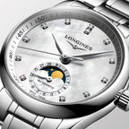 Longines Master Collection Mondphase 34mm – Weiß am Armband