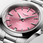 Longines Conquest 34mm - Sonnenschliff-Rosa am Armband
