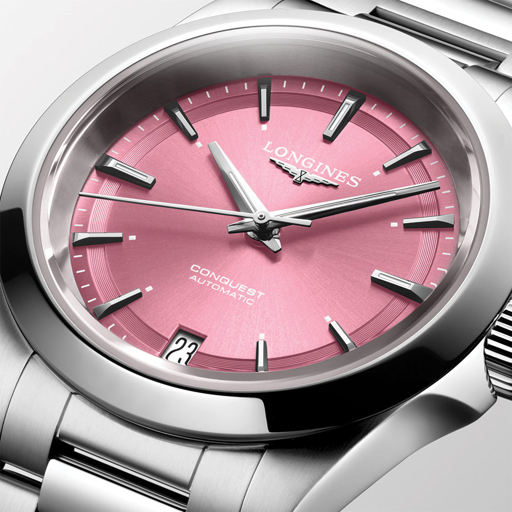 Longines Conquest 34mm - Sonnenschliff-Rosa am Armband