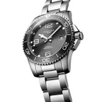 Longines HydroConquest 41mm - Sonnenschliff Grau am Armband