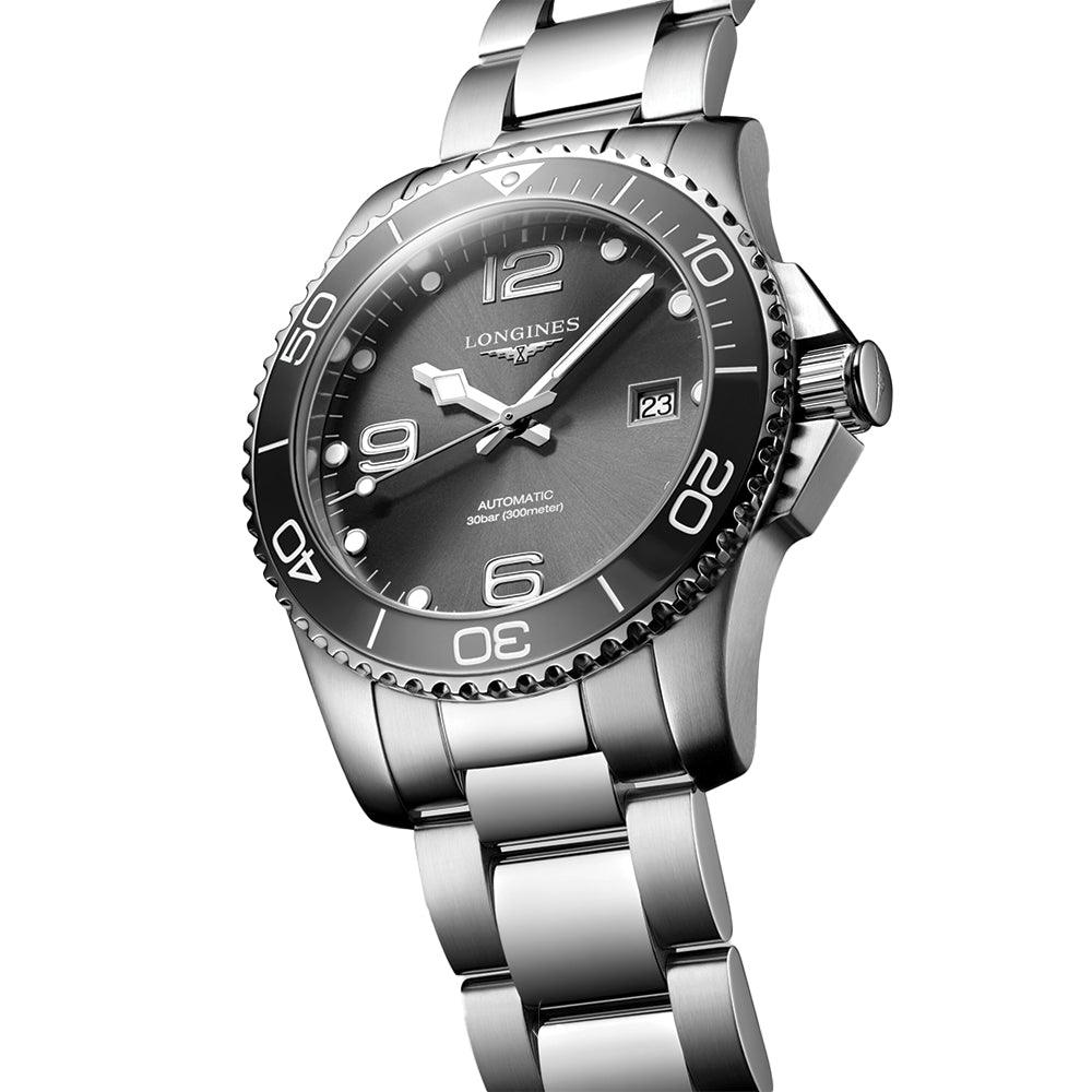 Longines HydroConquest 41mm - Sonnenschliff Grau am Armband