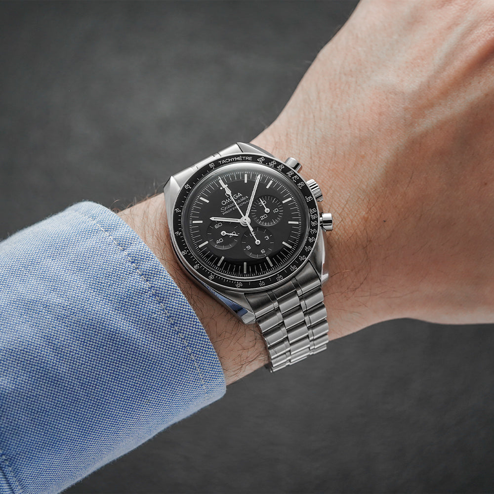 Speedmaster Moonwatch Professional Hesalit 42 mm – Schwarz am Armband