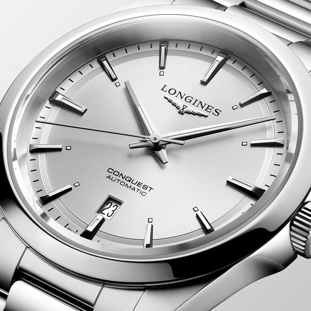 Longines Conquest 41mm – Sunray Silber am Armband