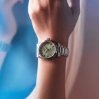 Longines Conquest 34 mm - Sonnenschliff Grün am Armband